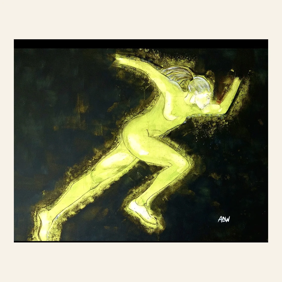 Schilderij met een lichtgroene figuur in beweging tegen een donkere achtergrond.